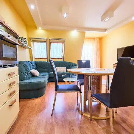 Rainbow Virag Utca Appartement